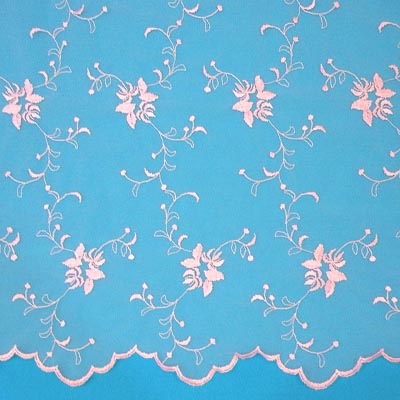 Hímzett menyasszonyi tüll